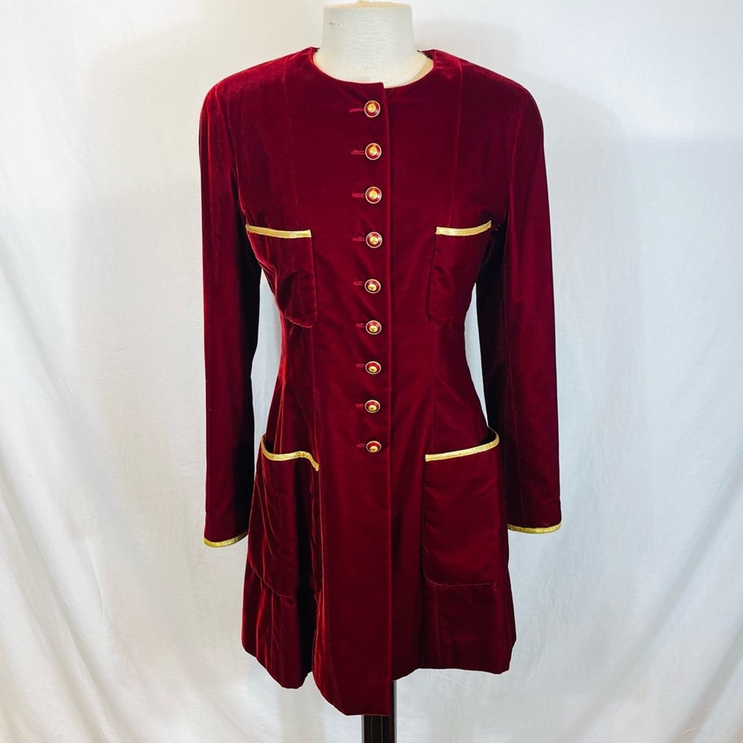 Chanel Vintage 1993 Interlocking CC buttons single breasted coat red velvet 40