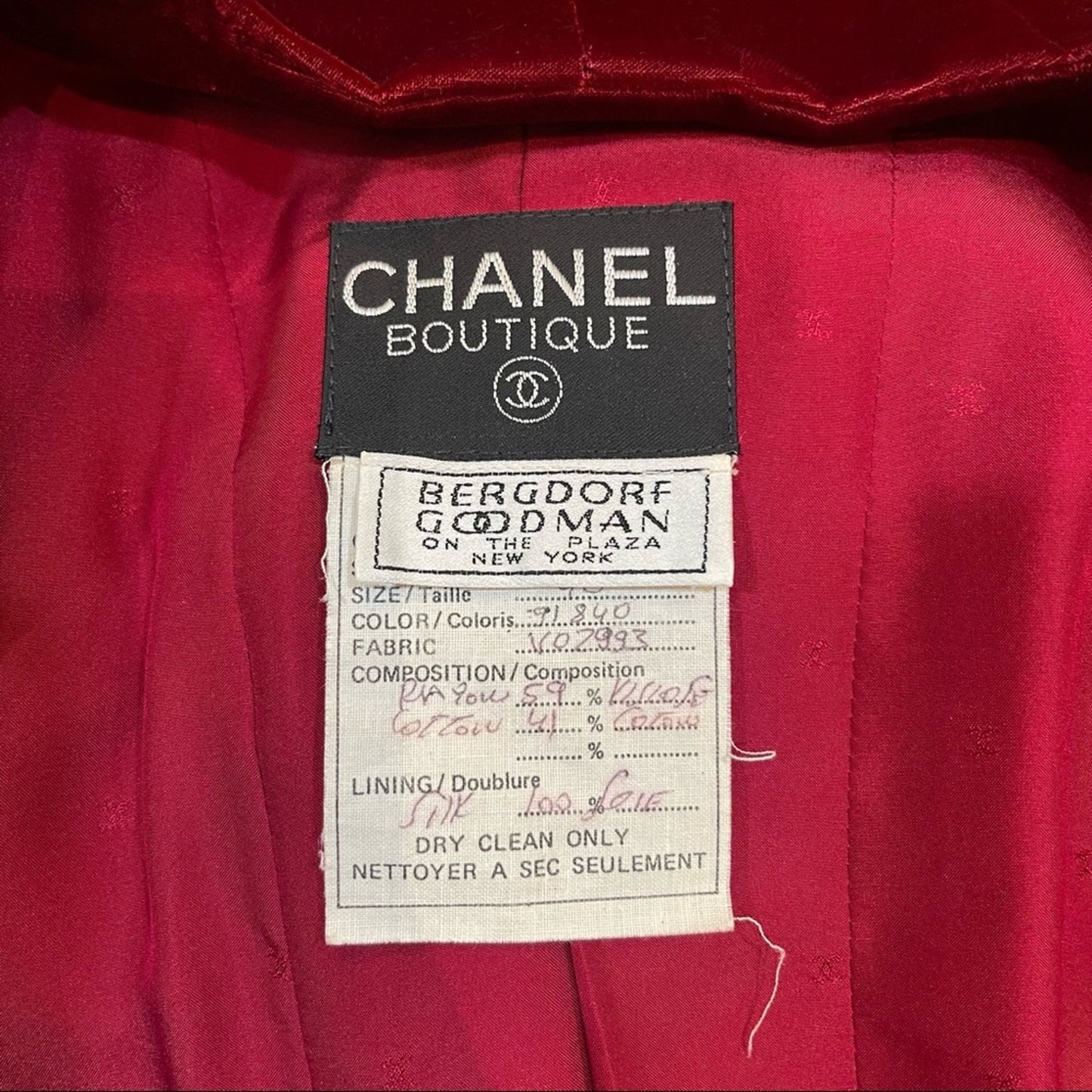 Chanel Vintage 1993 Interlocking CC buttons single breasted coat red velvet 40
