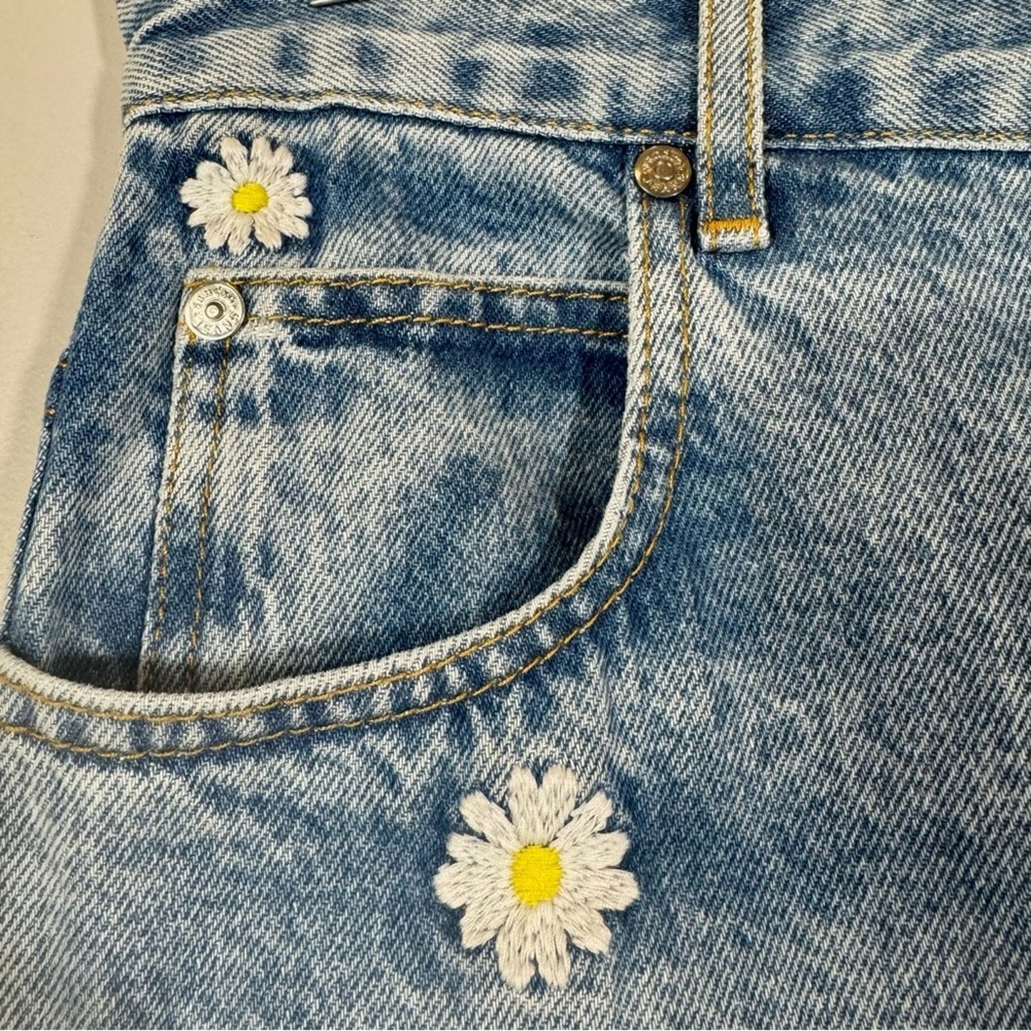 Sandro Paris Blea Daisy Flower Embroidered High Rise Blue Denim Jeans FR 40 US 8