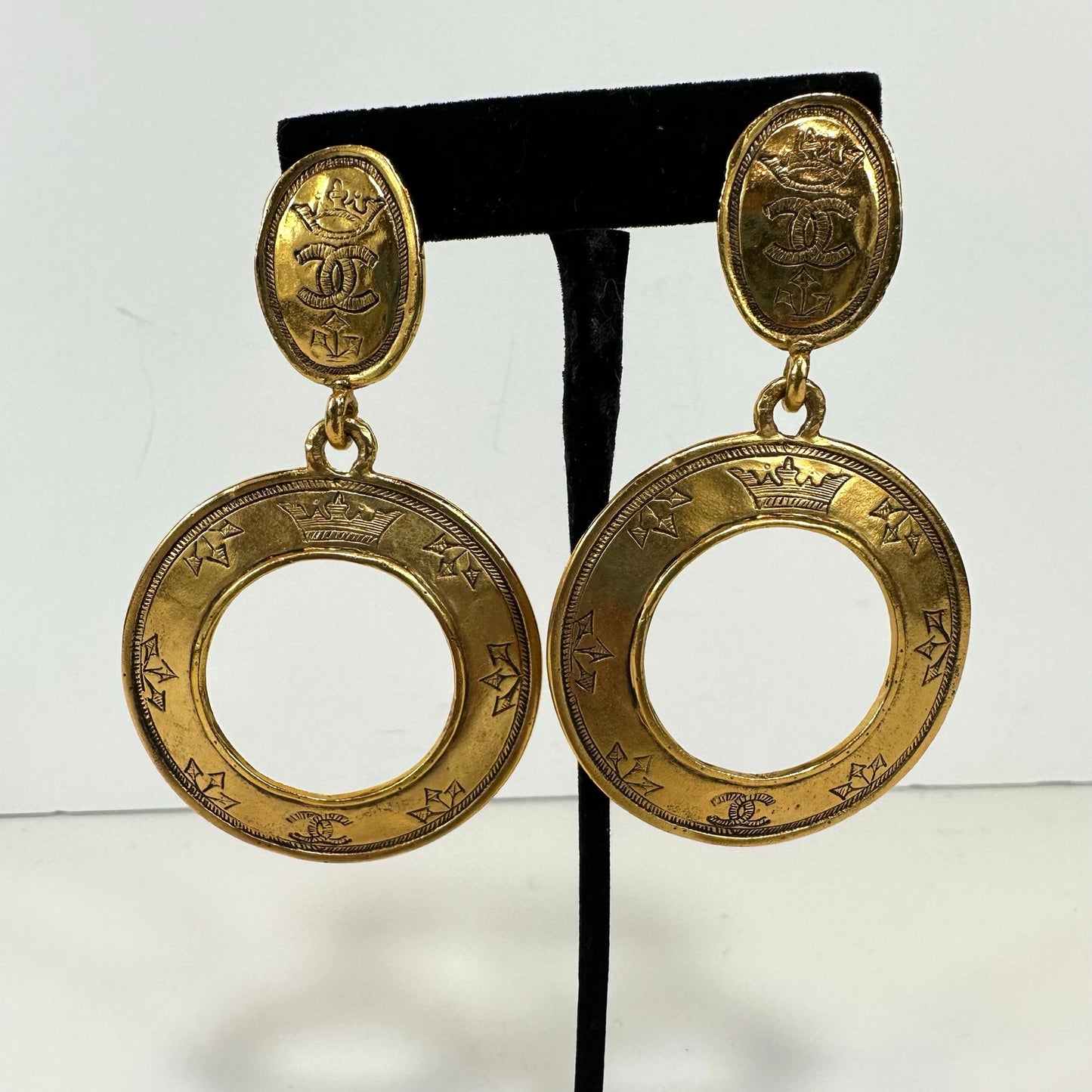 CHANEL Vintage 1987 logo engraved Medallion Hoop clip on earrings