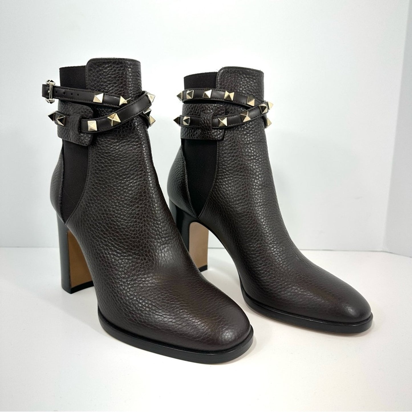 Valentino Garavani Rockstud Pebbled Block Heel Leather Ankle Booties Size EU 36