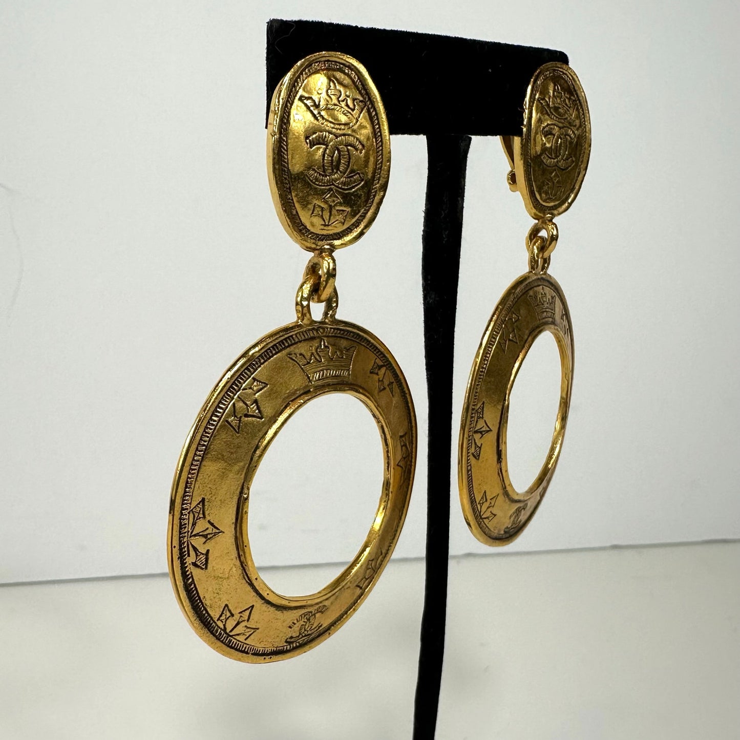 CHANEL Vintage 1987 logo engraved Medallion Hoop clip on earrings