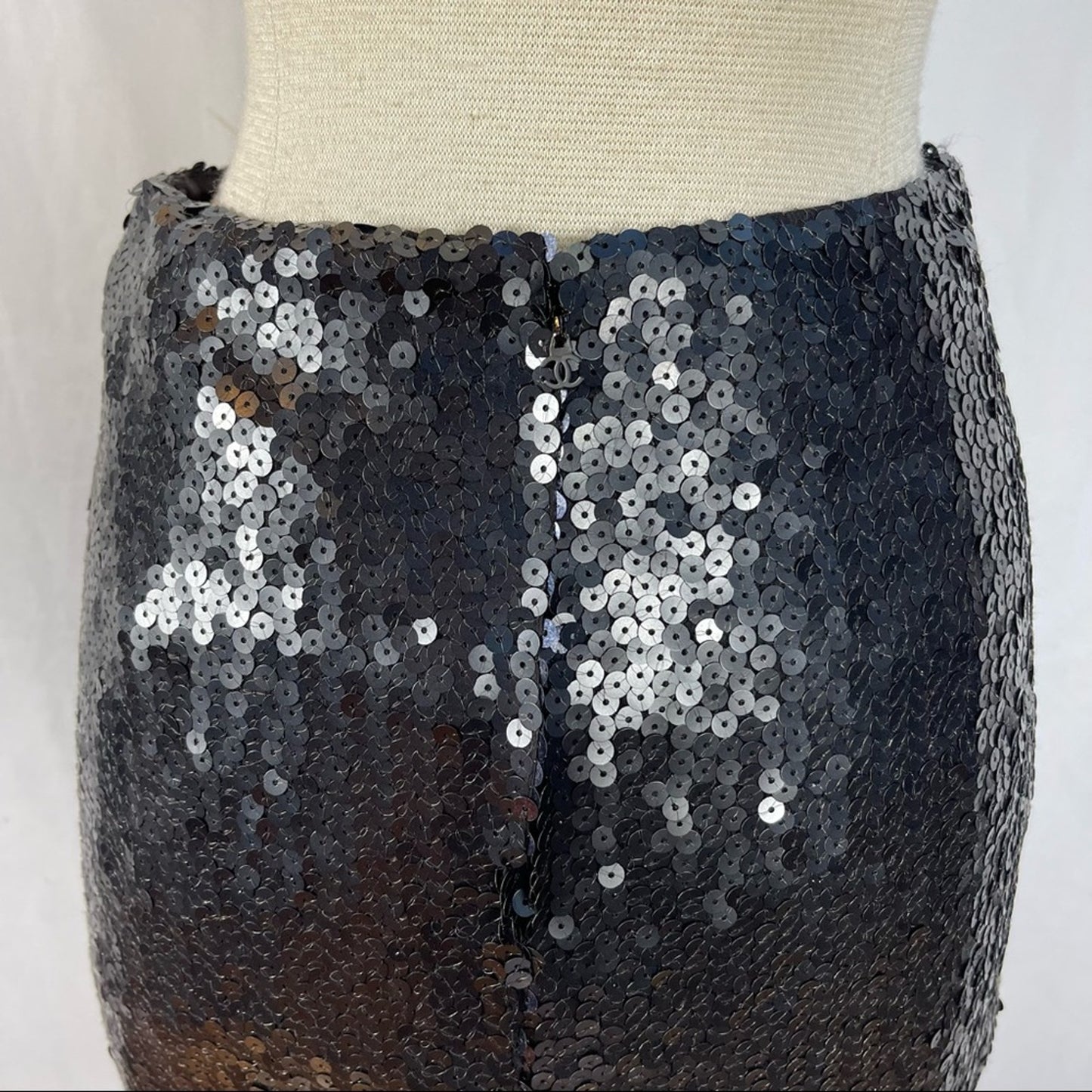 Chanel Spring 2007 NWT Black Gunmetal Sequin Pencil Skirt Interlocking CC zipper